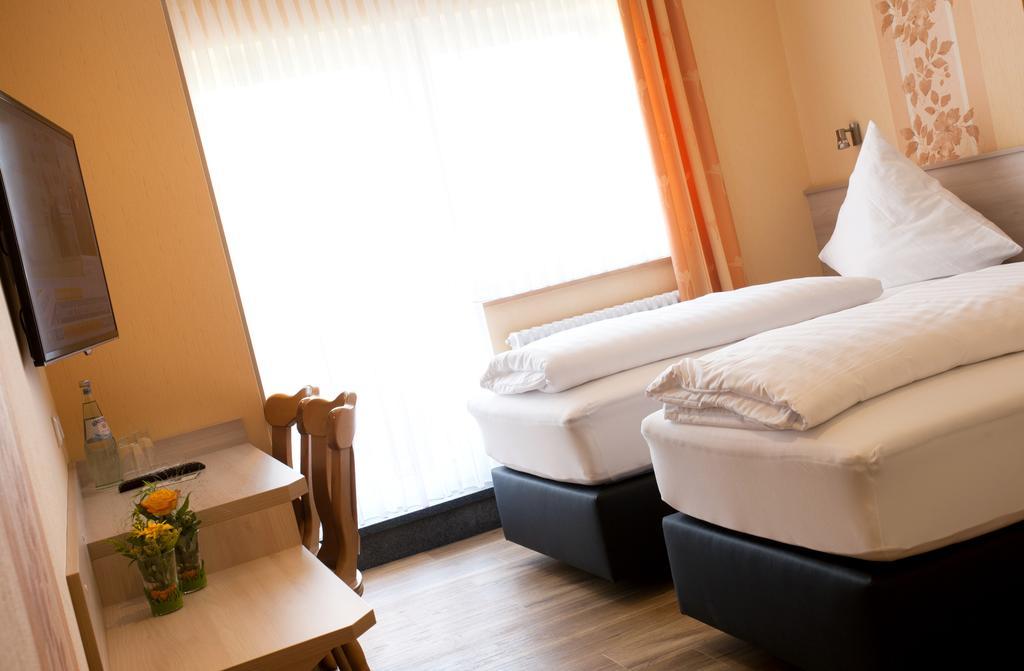 Haus Hubertus Hotel Winterspelt Bilik gambar