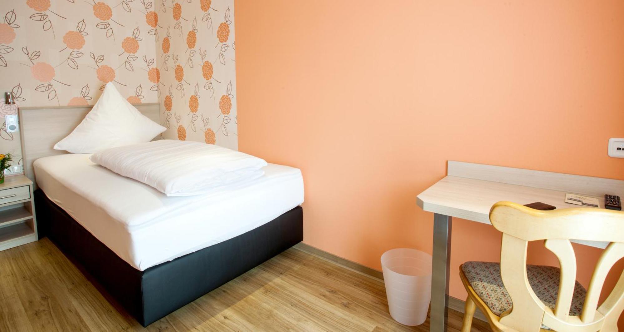 Haus Hubertus Hotel Winterspelt Bilik gambar