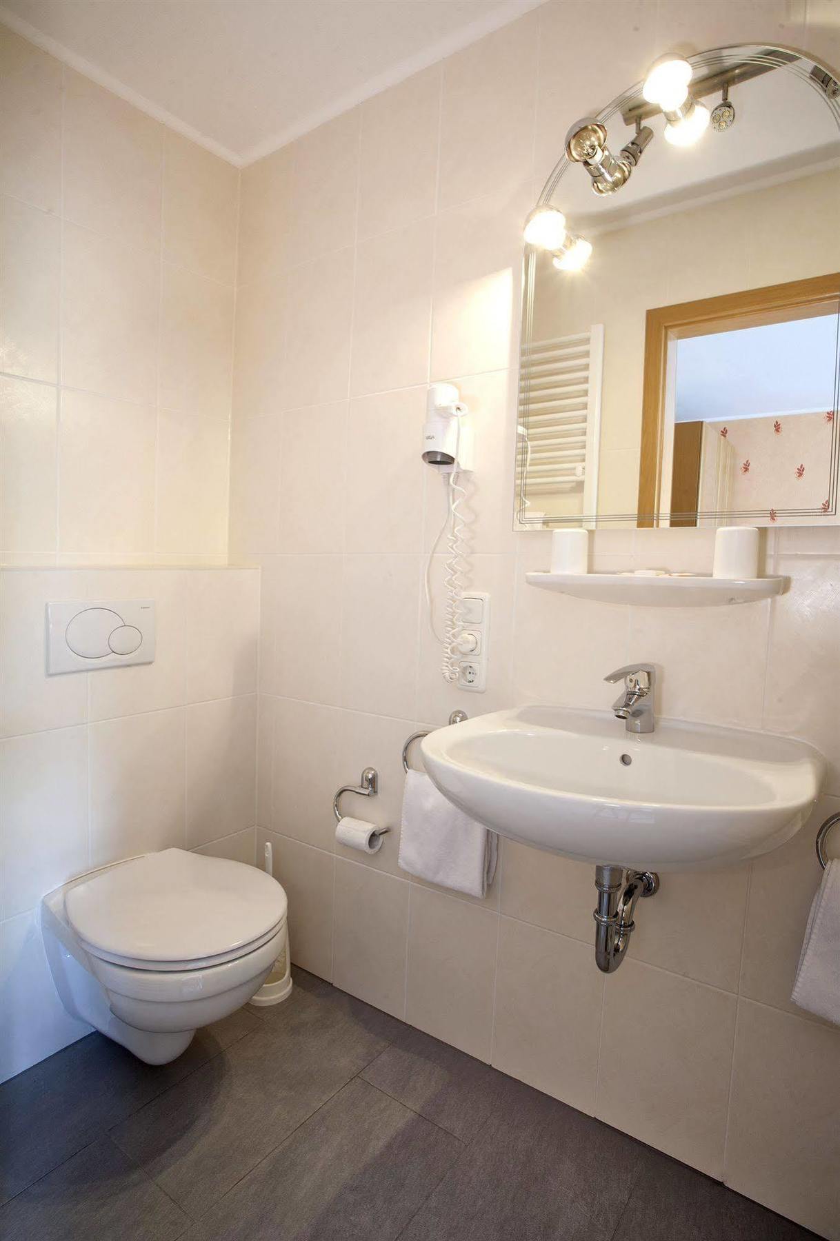 Haus Hubertus Hotel Winterspelt Luaran gambar